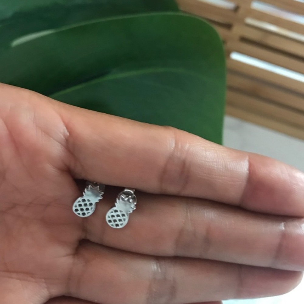 925 Sterling Silver Pineapple Stud Earrings - Picture 4 of 5